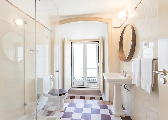 Principe Real Guest house 3*